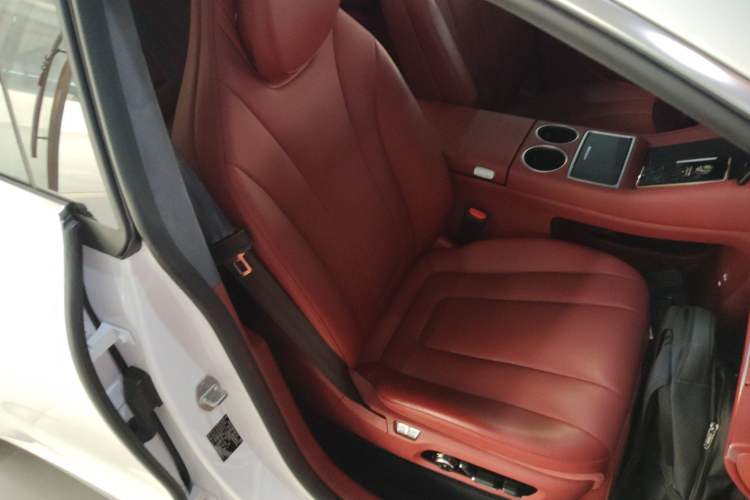Used Hima Luxeed R7 2024 All-Electric 667 km Max Right Front Seat