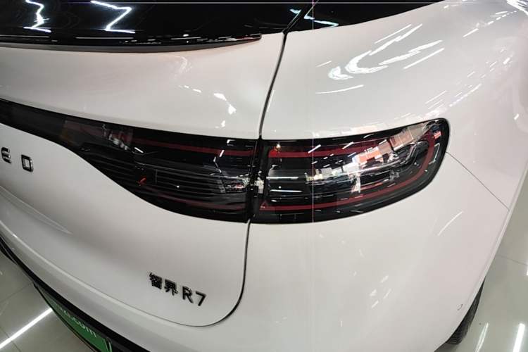 Used Hima Luxeed R7 2024 All-Electric 802 km Max Right Rear Taillight