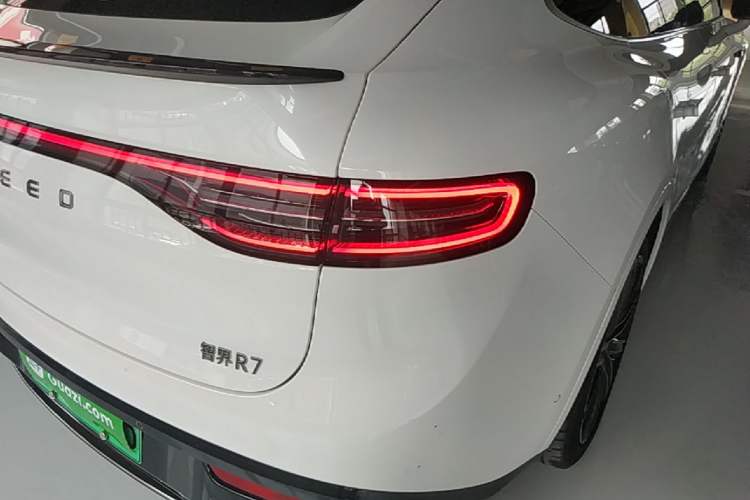 Used Hima Luxeed R7 2024 All-Electric 736 km Ultra Right Rear Taillight