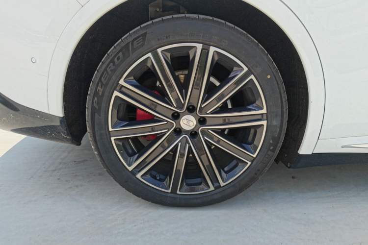 Used Hima Luxeed R7 2024 All-Electric 736 km Ultra Right Rear Wheel Hub