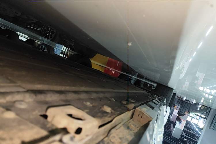 Used Hima Luxeed R7 2024 All-Electric 802 km Max Right Side Sill