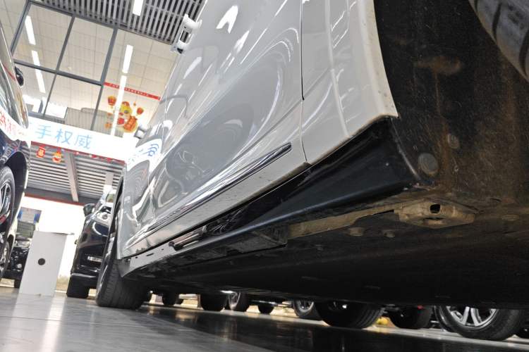 Used Hima Luxeed R7 2024 Pure Electric 667km Pro Right Side Sill