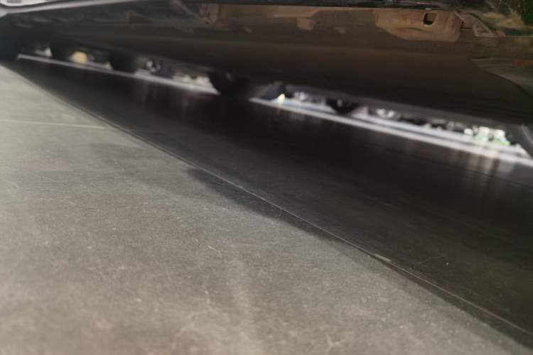 Used Hima Luxeed R7 2024 All-Electric 736 km Ultra Right Side Sill