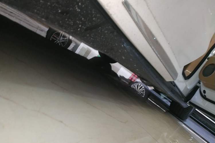 Used Hima Luxeed R7 2024 Pure Electric 667km Pro Right Side Sill