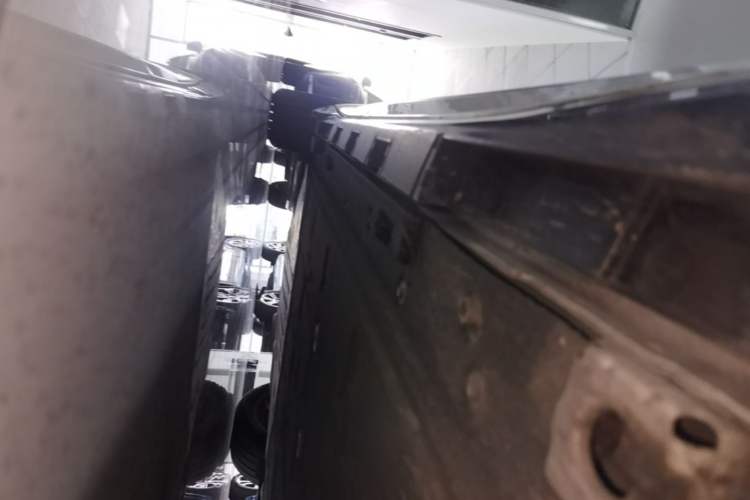 Used Hima Luxeed R7 2024 All-Electric 802 km Max Right Side Sill