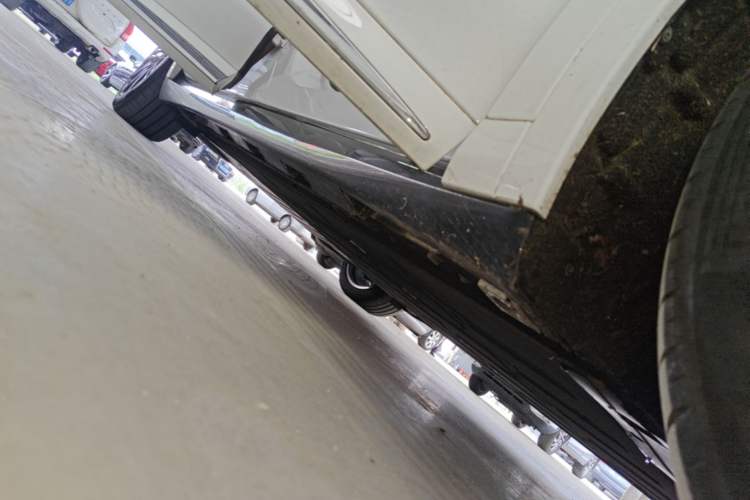 Used Hima Luxeed R7 2024 All-Electric 736 km Ultra Right Side Sill
