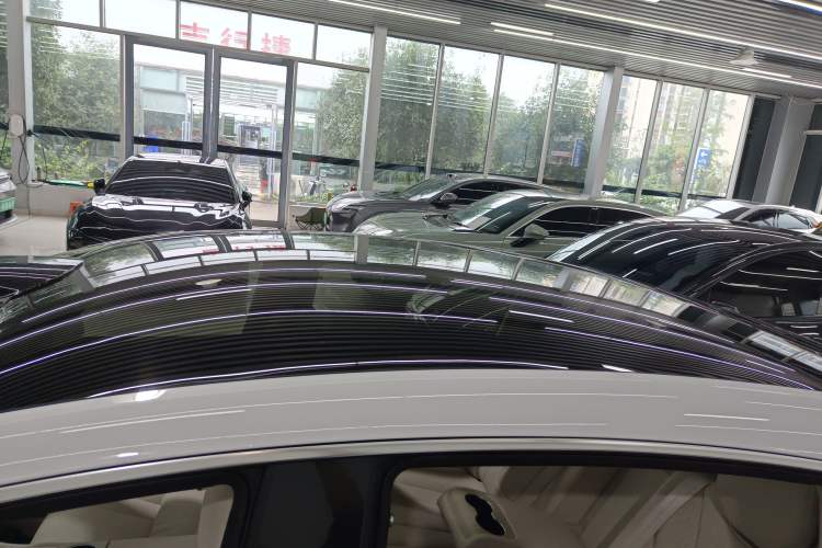 Used Hima Luxeed R7 2024 All-Electric 802 km Max Roof