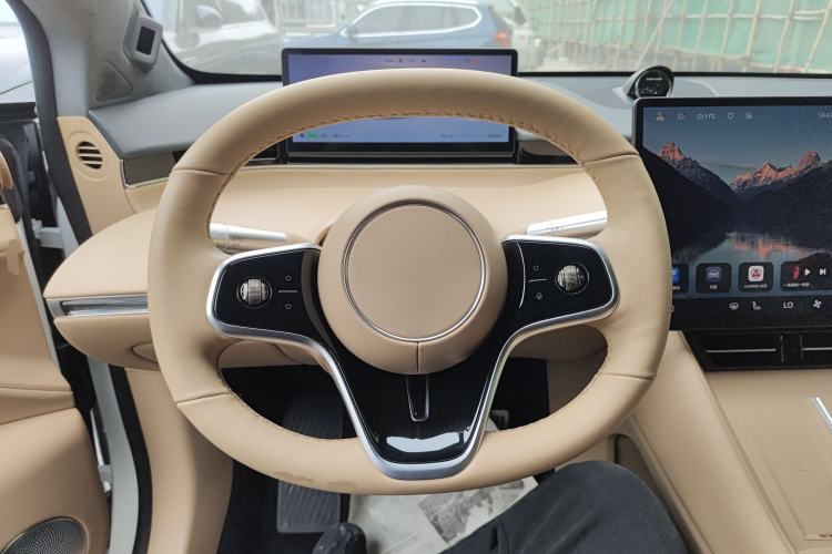 Used Hima Luxeed R7 2024 All-Electric 736 km Ultra Steering Wheel