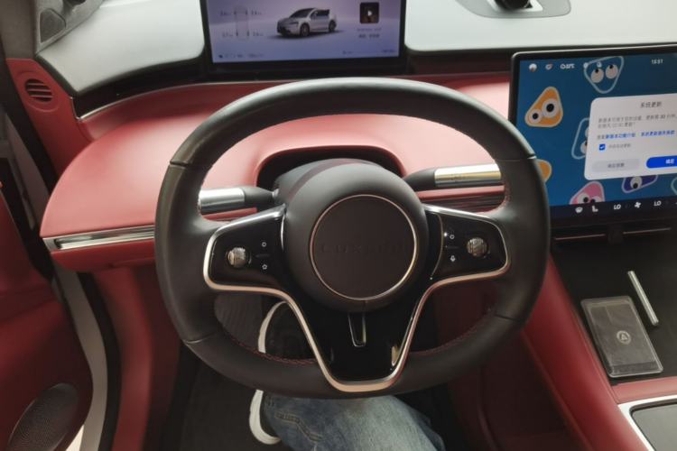 Used Hima Luxeed R7 2024 All-Electric 667 km Max Steering Wheel