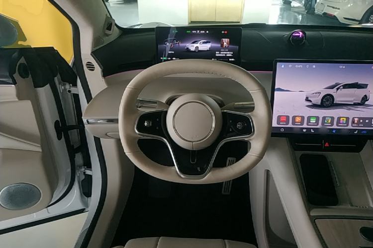 Used Hima Luxeed R7 2024 All-Electric 736 km Ultra Steering Wheel