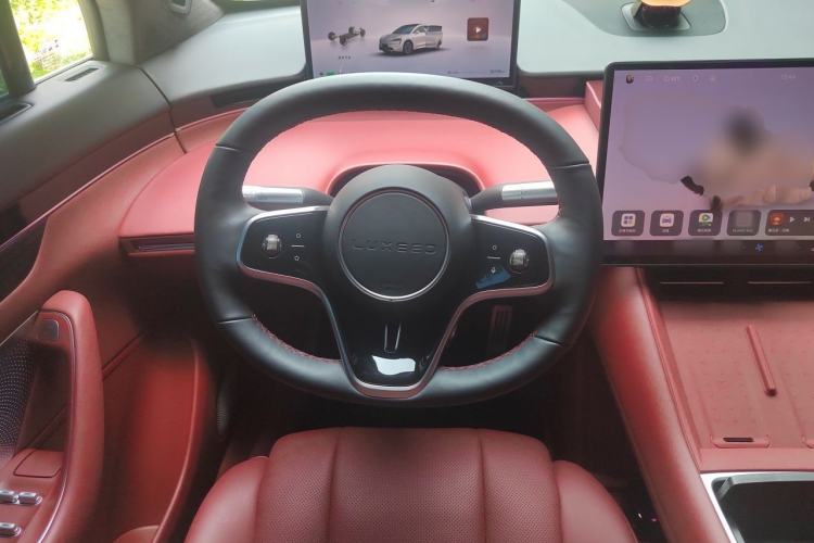 Used Hima Luxeed R7 2024 All-Electric 667 km Max Steering Wheel