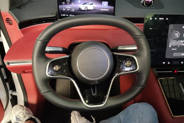 Used Hima Luxeed R7 2024 All-Electric 667 km Max Steering Wheel