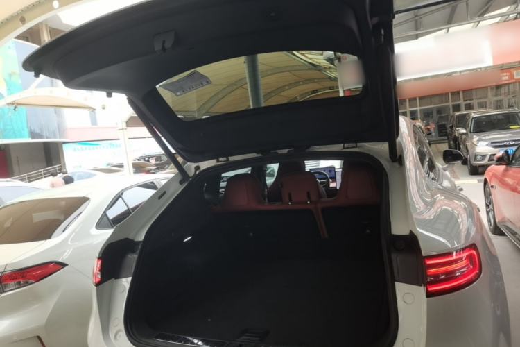 Used Hima Luxeed R7 2024 All-Electric 667 km Max Trunk