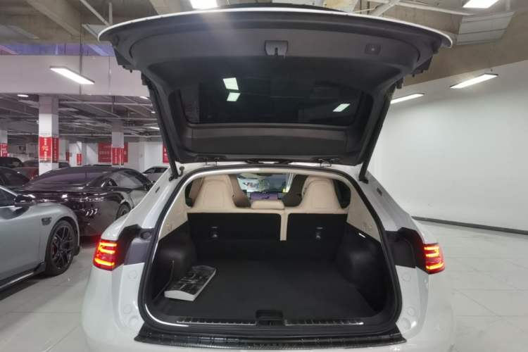 Used Hima Luxeed R7 2024 All-Electric 802 km Max Trunk