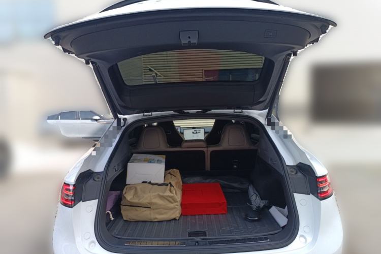 Used Hima Luxeed R7 2024 All-Electric 802 km Max Trunk