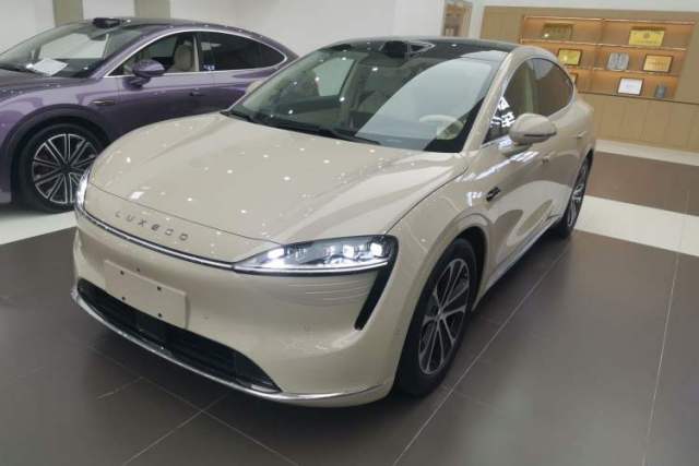 Used Hima Luxeed R7 2024 All-Electric 802 km Max