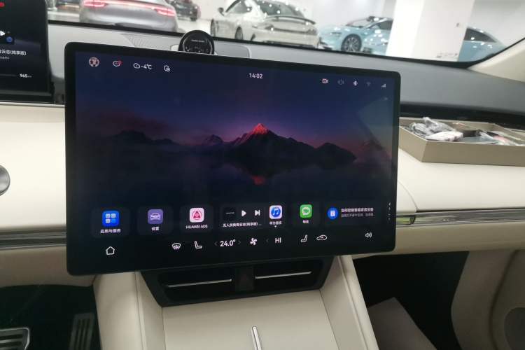 Used Hima Luxeed R7 2024 All-Electric 802 km Max Audio And AC Panel
