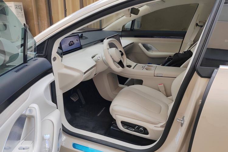 Used Hima Luxeed R7 2024 All-Electric 802 km Max Driver Seat