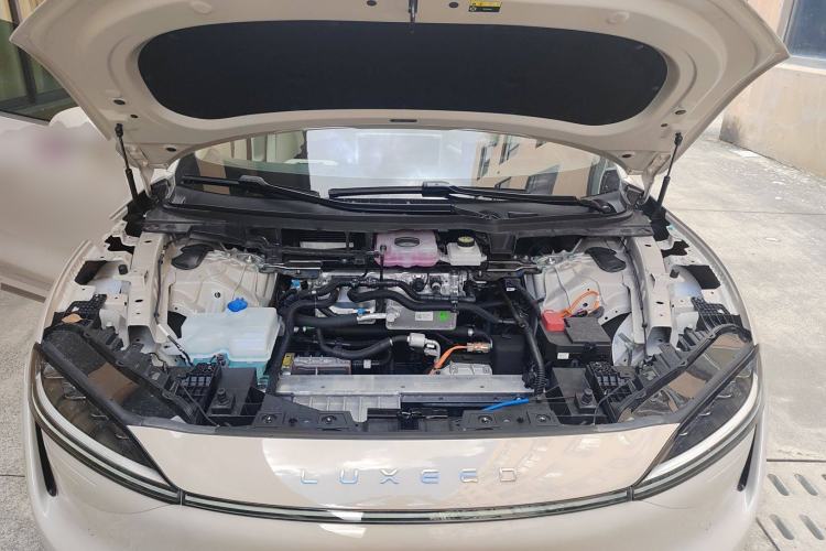 Used Hima Luxeed R7 2024 All-Electric 802 km Max Engine Bay