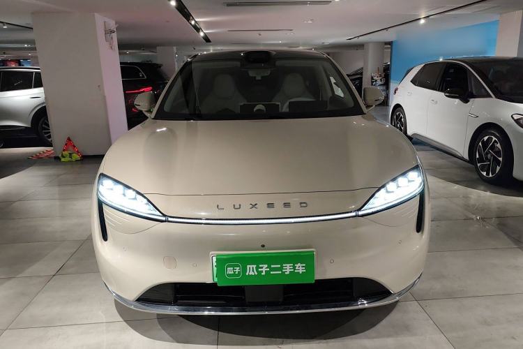 Used Hima Luxeed R7 2024 All-Electric 802 km Max Exterior 1
