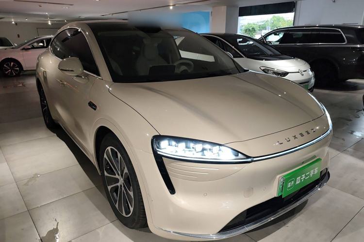 Used Hima Luxeed R7 2024 All-Electric 802 km Max Exterior 2