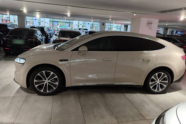 Used Hima Luxeed R7 2024 All-Electric 802 km Max Exterior 3