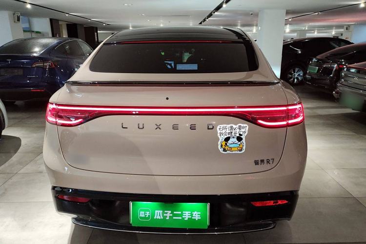 Used Hima Luxeed R7 2024 All-Electric 802 km Max Exterior 4