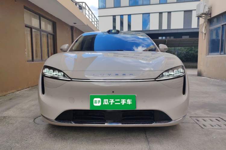 Used Hima Luxeed R7 2024 All-Electric 802 km Max Front