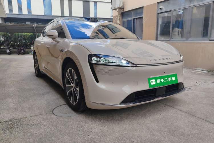 Used Hima Luxeed R7 2024 All-Electric 802 km Max Front Right 45 Deg