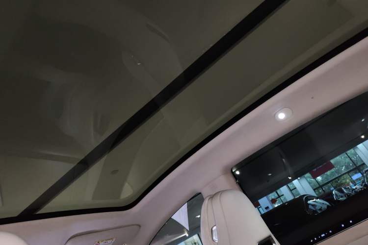Used Hima Luxeed R7 2024 All-Electric 802 km Max Headliner