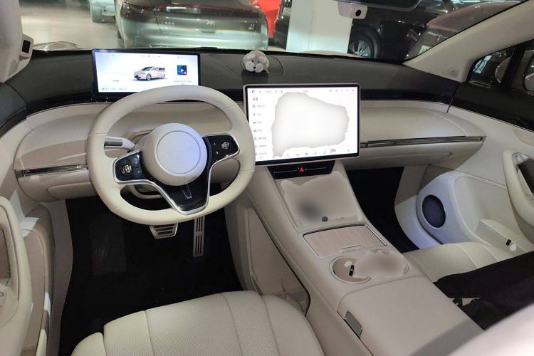 Used Hima Luxeed R7 2024 All-Electric 802 km Max Interior 2