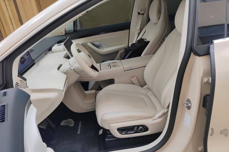 Used Hima Luxeed R7 2024 All-Electric 802 km Max Left Front Seat