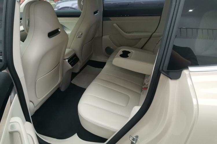 Used Hima Luxeed R7 2024 All-Electric 802 km Max Left Rear Seat