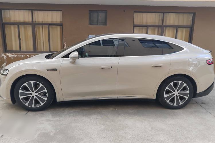 Used Hima Luxeed R7 2024 All-Electric 802 km Max Left Side