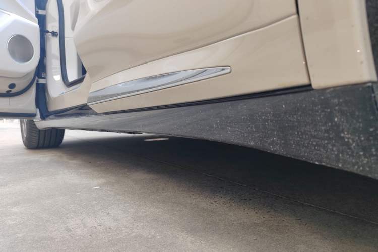 Used Hima Luxeed R7 2024 All-Electric 802 km Max Left Side Sill