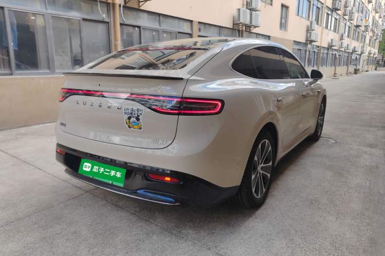 Used Hima Luxeed R7 2024 All-Electric 802 km Max Rear Right 45 Deg