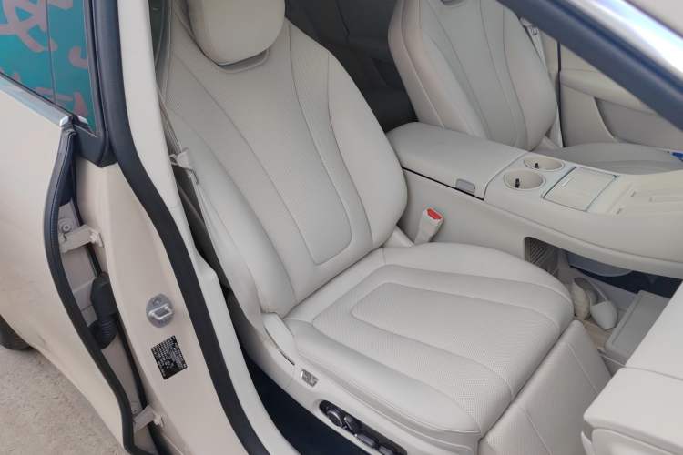 Used Hima Luxeed R7 2024 All-Electric 802 km Max Right Front Seat