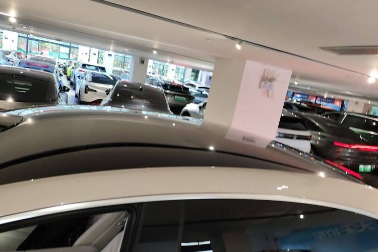 Used Hima Luxeed R7 2024 All-Electric 802 km Max Roof