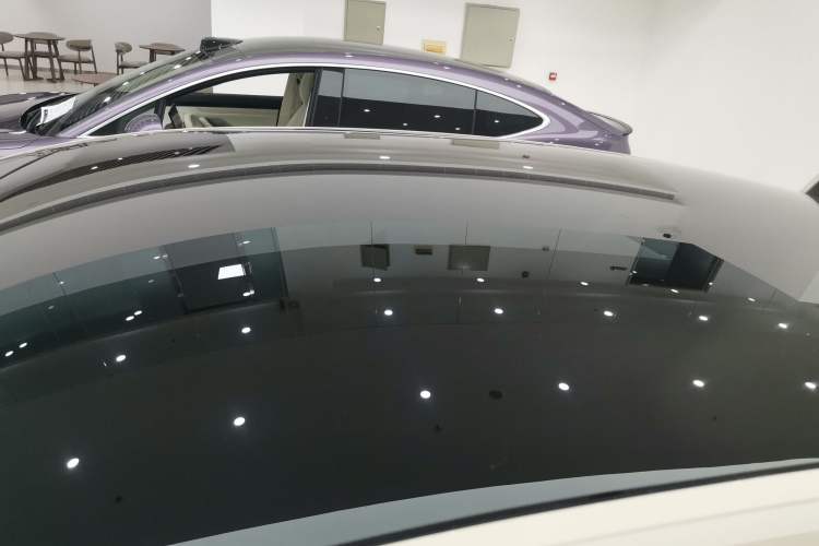 Used Hima Luxeed R7 2024 All-Electric 802 km Max Roof