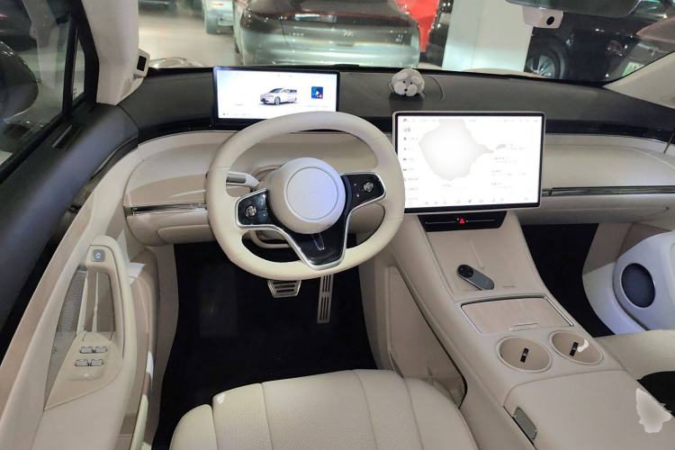 Used Hima Luxeed R7 2024 All-Electric 802 km Max Steering Wheel