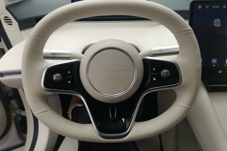Used Hima Luxeed R7 2024 All-Electric 802 km Max Steering Wheel