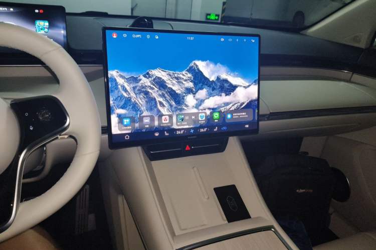 Used Hima Luxeed R7 2025 Range-Extended Version 360 km Max Audio And AC Panel