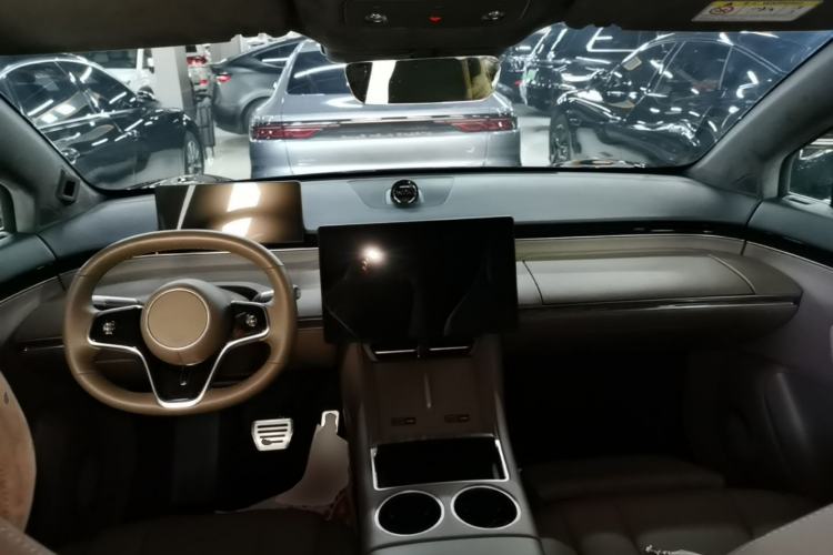 Used Hima Luxeed R7 2025 Extended-Range 331km Ultra Center Console