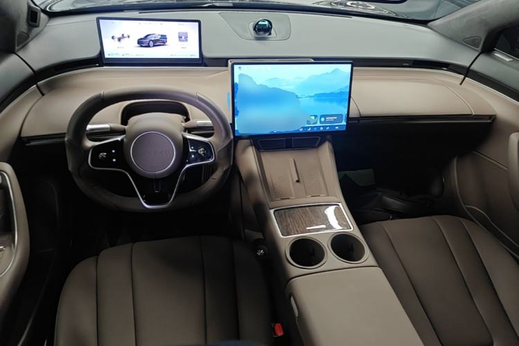 Used Hima Luxeed R7 2025 Extended-Range 331km Ultra Center Console