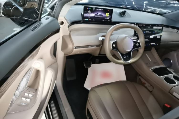 Used Hima Luxeed R7 2025 Extended-Range 331km Ultra Driver Seat
