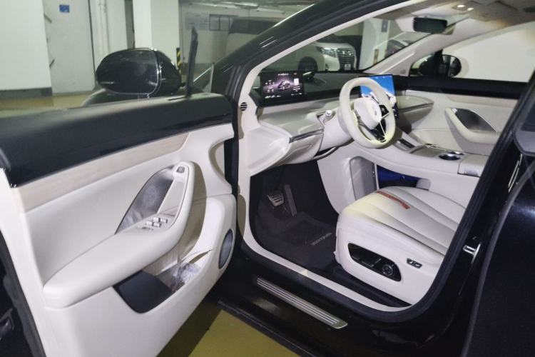 Used Hima Luxeed R7 2025 Range-Extended Version 360 km Max Driver Seat