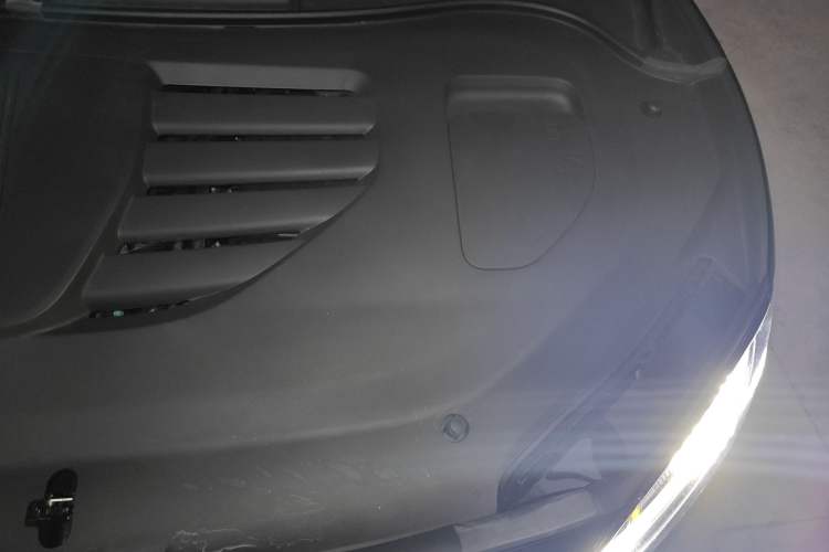 Used Hima Luxeed R7 2025 Extended-Range 251km Pro Engine Bay Left