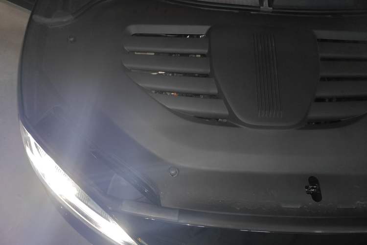 Used Hima Luxeed R7 2025 Extended-Range 251km Pro Engine Bay Right