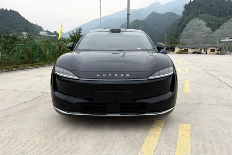 Used Hima Luxeed R7 2025 Range-Extended Version 251 km Max Exterior 1