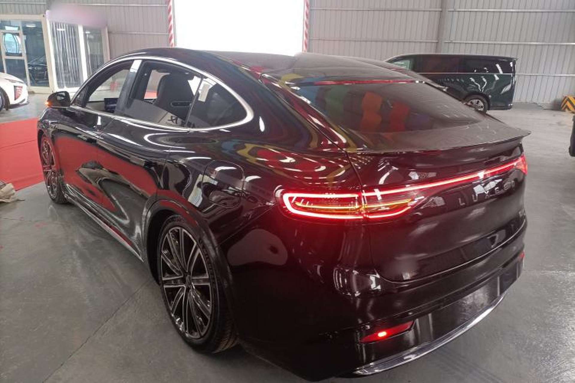 Used Hima Luxeed R7 2025 Range-Extended Version 360 km Max Exterior 2